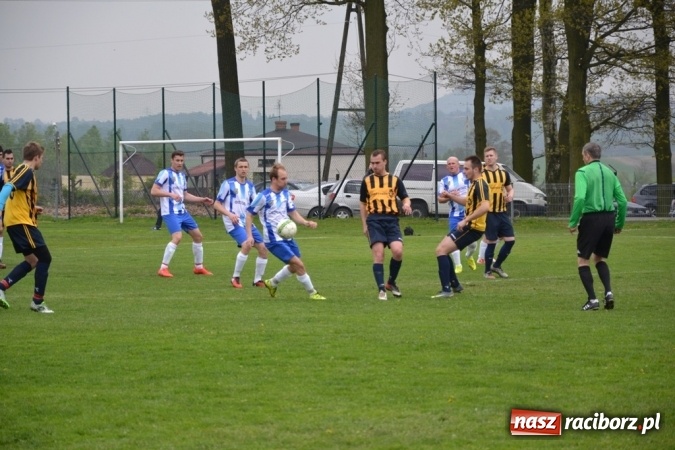 Zdjęcie w galerii na portalu naszraciborz.pl: Lider z Gaszowic nie sprostał gościom z Jankowic  wiadomości z regionu