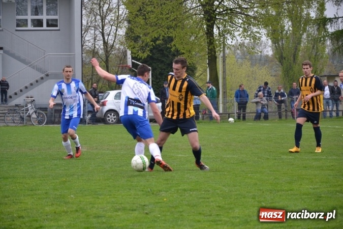 Zdjęcie w galerii na portalu naszraciborz.pl: Lider z Gaszowic nie sprostał gościom z Jankowic  wiadomości z regionu