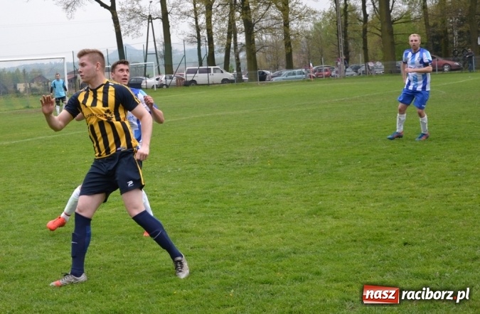 Zdjęcie w galerii na portalu naszraciborz.pl: Lider z Gaszowic nie sprostał gościom z Jankowic  wiadomości z regionu