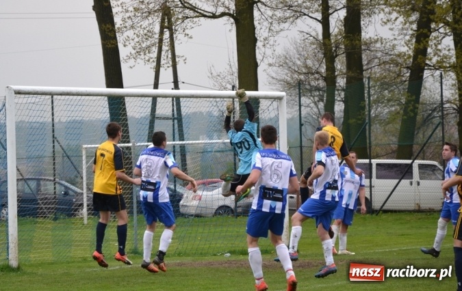 Zdjęcie w galerii na portalu naszraciborz.pl: Lider z Gaszowic nie sprostał gościom z Jankowic  wiadomości z regionu