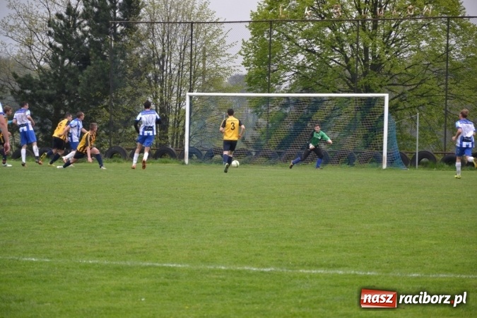 Zdjęcie w galerii na portalu naszraciborz.pl: Lider z Gaszowic nie sprostał gościom z Jankowic  wiadomości z regionu