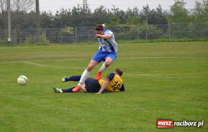 Zdjęcie w galerii na portalu naszraciborz.pl: Lider z Gaszowic nie sprostał gościom z Jankowic  wiadomości z regionu