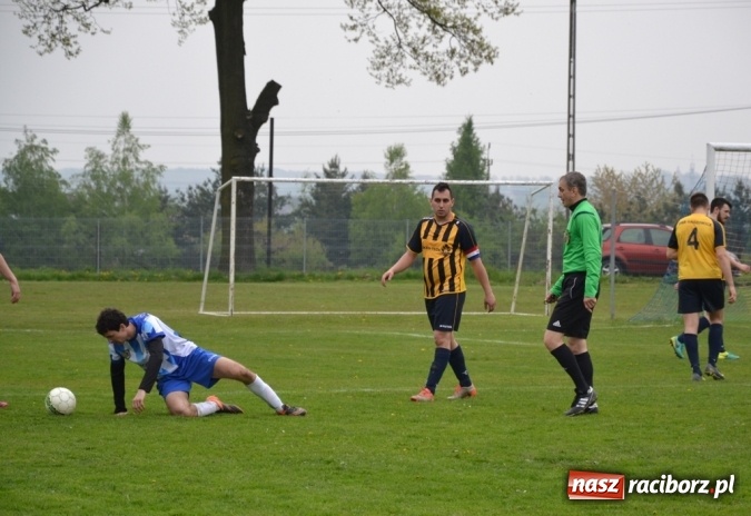 Zdjęcie w galerii na portalu naszraciborz.pl: Lider z Gaszowic nie sprostał gościom z Jankowic  wiadomości z regionu