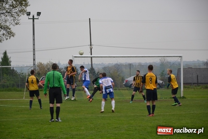 Zdjęcie w galerii na portalu naszraciborz.pl: Lider z Gaszowic nie sprostał gościom z Jankowic  wiadomości z regionu