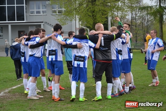 Zdjęcie w galerii na portalu naszraciborz.pl: Lider z Gaszowic nie sprostał gościom z Jankowic  wiadomości z regionu