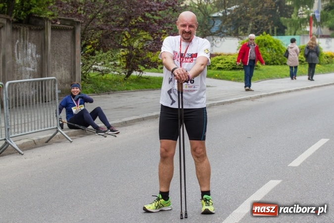 Zdjęcie w galerii na portalu naszraciborz.pl: Z kijkami przez siedem kilometrów po Raciborzu  wiadomości z regionu