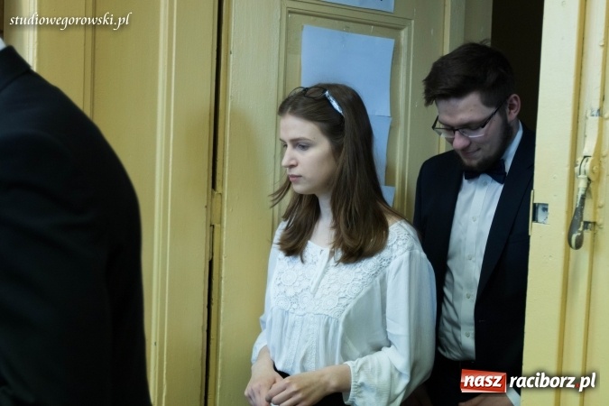 Zdjęcie w galerii na portalu naszraciborz.pl: Matura w Kasprowiczu. W I LO dobre nastroje  wiadomości z regionu