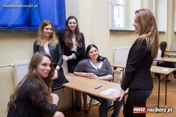 Zdjęcie w galerii na portalu naszraciborz.pl: W raciborskim Ekonomiku pełna koncentracja  wiadomości z regionu