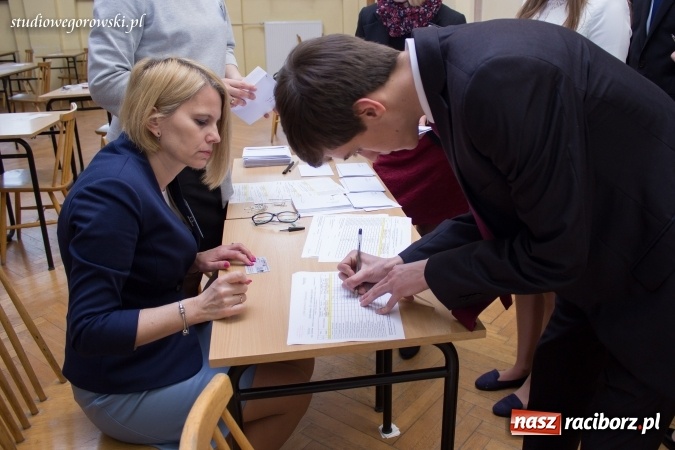 Zdjęcie w galerii na portalu naszraciborz.pl: W raciborskim Ekonomiku pełna koncentracja  wiadomości z regionu