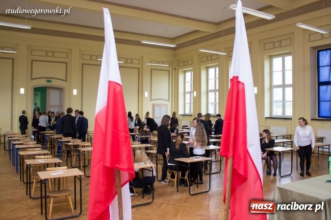 Zdjęcie w galerii na portalu naszraciborz.pl: W raciborskim Ekonomiku pełna koncentracja  wiadomości z regionu