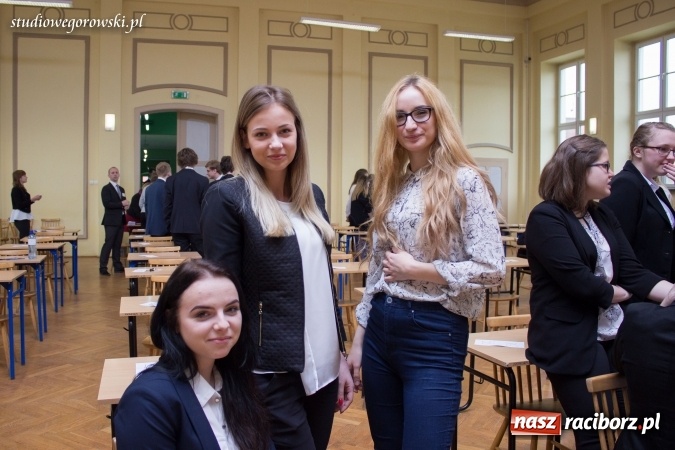 Zdjęcie w galerii na portalu naszraciborz.pl: W raciborskim Ekonomiku pełna koncentracja  wiadomości z regionu