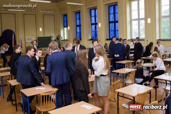 Zdjęcie w galerii na portalu naszraciborz.pl: W raciborskim Ekonomiku pełna koncentracja  wiadomości z regionu