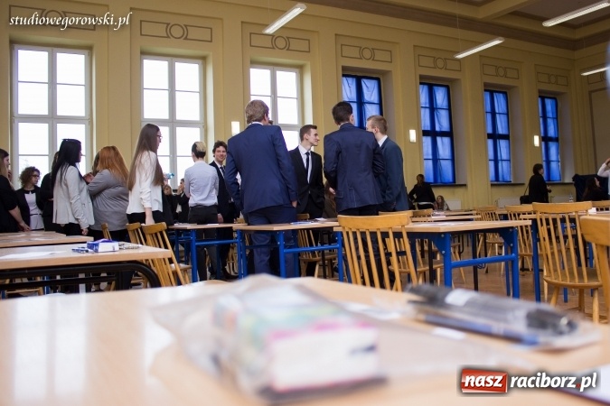 Zdjęcie w galerii na portalu naszraciborz.pl: W raciborskim Ekonomiku pełna koncentracja  wiadomości z regionu