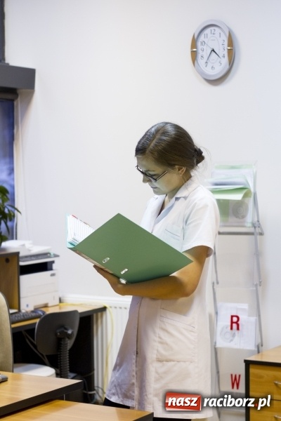 Zdjęcie w galerii na portalu naszraciborz.pl: Cierpisz na ból kręgosłupa lub stawów? Zgłoś się do Wodzisławskiego Centrum Diagnostyki Obrazowej! wiadomości z regionu