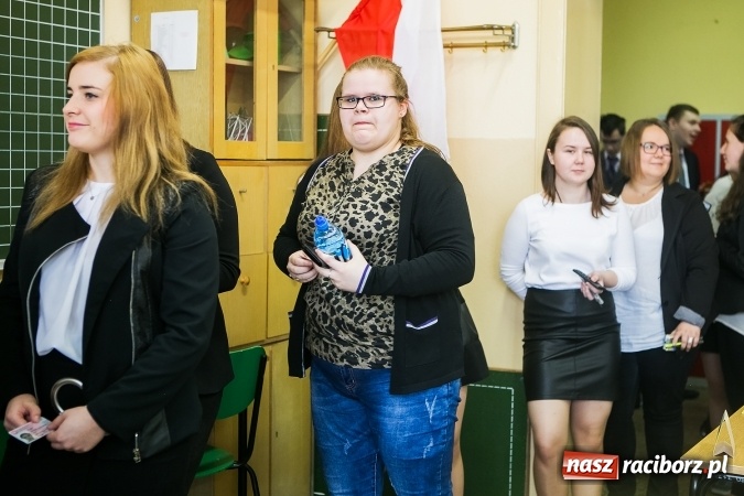 Zdjęcie w galerii na portalu naszraciborz.pl: Tuż przed maturą z matematyki w CKZiU nr 1 wiadomości z regionu