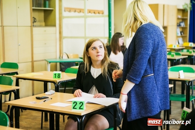 Zdjęcie w galerii na portalu naszraciborz.pl: Tuż przed maturą z matematyki w CKZiU nr 1 wiadomości z regionu