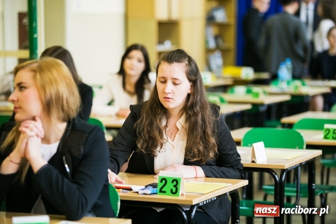 Zdjęcie w galerii na portalu naszraciborz.pl: Tuż przed maturą z matematyki w CKZiU nr 1 wiadomości z regionu
