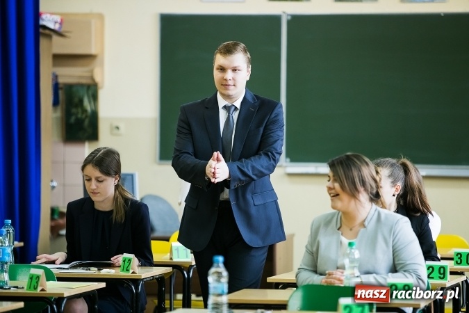 Zdjęcie w galerii na portalu naszraciborz.pl: Tuż przed maturą z matematyki w CKZiU nr 1 wiadomości z regionu