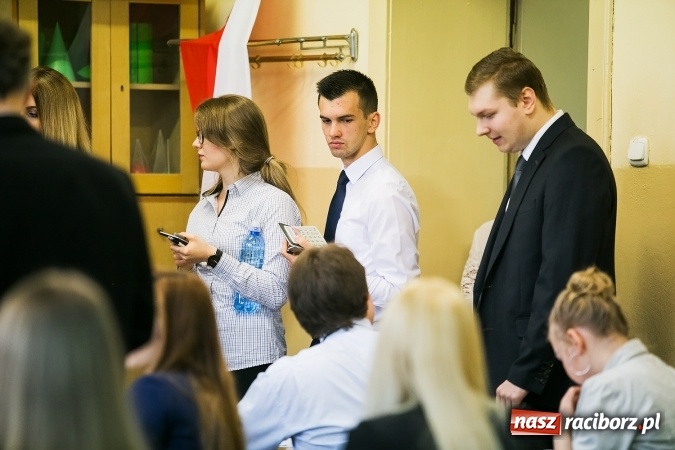 Zdjęcie w galerii na portalu naszraciborz.pl: Tuż przed maturą z matematyki w CKZiU nr 1 wiadomości z regionu