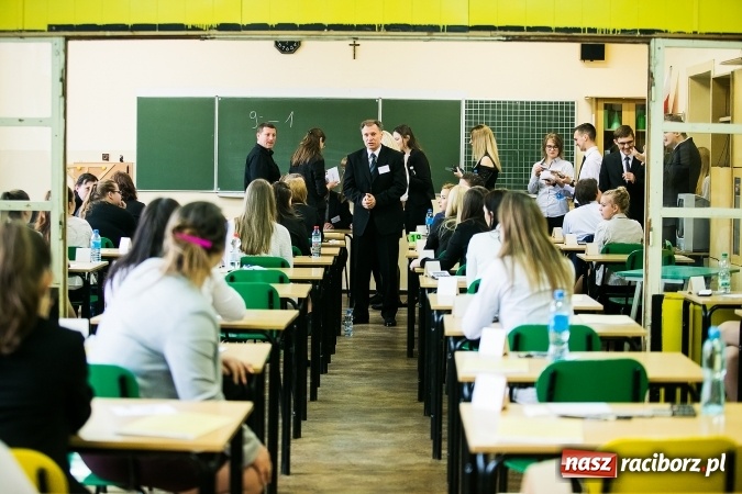 Zdjęcie w galerii na portalu naszraciborz.pl: Tuż przed maturą z matematyki w CKZiU nr 1 wiadomości z regionu