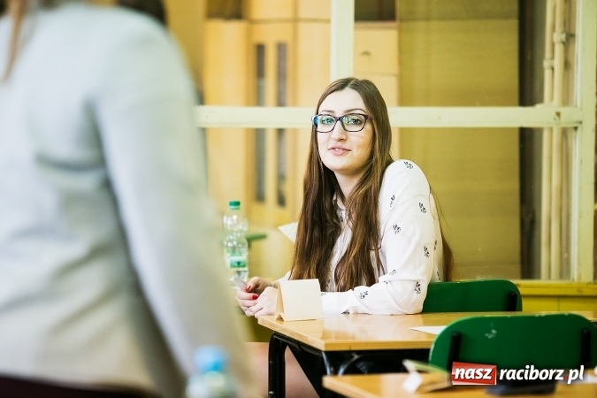 Zdjęcie w galerii na portalu naszraciborz.pl: Tuż przed maturą z matematyki w CKZiU nr 1 wiadomości z regionu