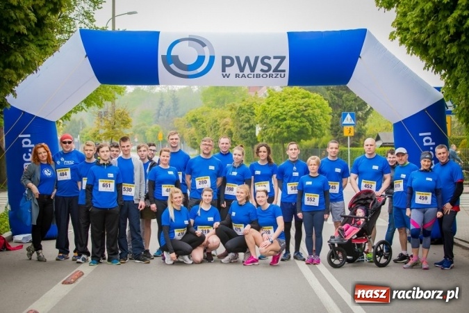Zdjęcie w galerii na portalu naszraciborz.pl: Studenci i wykładowcy PWSZ w Raciborzu uczestnikami X Biegu bez Granic wiadomości z regionu