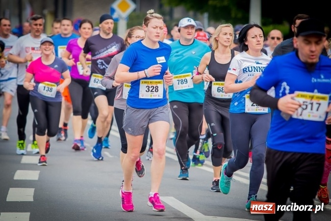 Zdjęcie w galerii na portalu naszraciborz.pl: Studenci i wykładowcy PWSZ w Raciborzu uczestnikami X Biegu bez Granic wiadomości z regionu