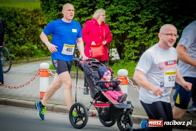 Zdjęcie w galerii na portalu naszraciborz.pl: Studenci i wykładowcy PWSZ w Raciborzu uczestnikami X Biegu bez Granic wiadomości z regionu