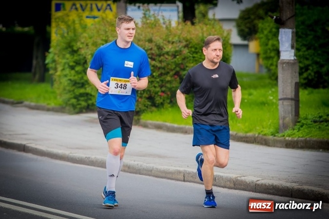 Zdjęcie w galerii na portalu naszraciborz.pl: Studenci i wykładowcy PWSZ w Raciborzu uczestnikami X Biegu bez Granic wiadomości z regionu