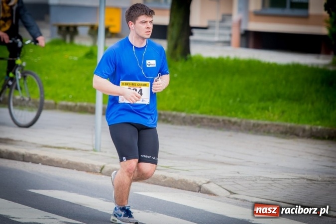 Zdjęcie w galerii na portalu naszraciborz.pl: Studenci i wykładowcy PWSZ w Raciborzu uczestnikami X Biegu bez Granic wiadomości z regionu