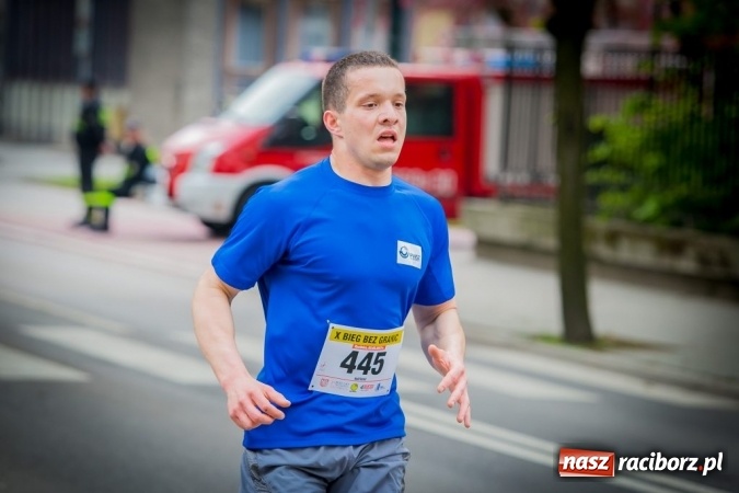 Zdjęcie w galerii na portalu naszraciborz.pl: Studenci i wykładowcy PWSZ w Raciborzu uczestnikami X Biegu bez Granic wiadomości z regionu