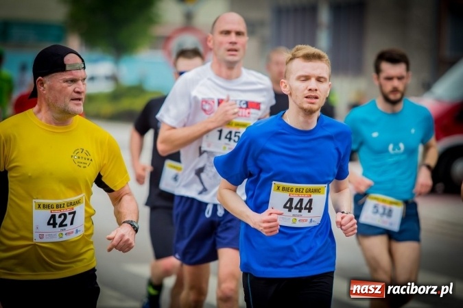 Zdjęcie w galerii na portalu naszraciborz.pl: Studenci i wykładowcy PWSZ w Raciborzu uczestnikami X Biegu bez Granic wiadomości z regionu