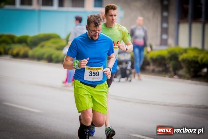 Zdjęcie w galerii na portalu naszraciborz.pl: Studenci i wykładowcy PWSZ w Raciborzu uczestnikami X Biegu bez Granic wiadomości z regionu