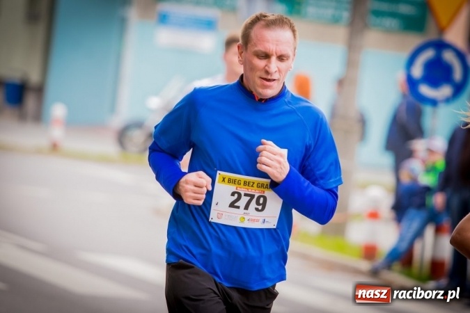 Zdjęcie w galerii na portalu naszraciborz.pl: Studenci i wykładowcy PWSZ w Raciborzu uczestnikami X Biegu bez Granic wiadomości z regionu