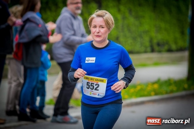 Zdjęcie w galerii na portalu naszraciborz.pl: Studenci i wykładowcy PWSZ w Raciborzu uczestnikami X Biegu bez Granic wiadomości z regionu