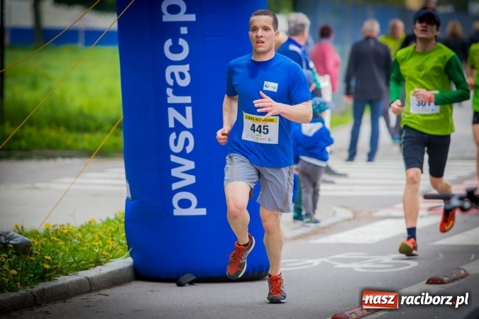 Zdjęcie w galerii na portalu naszraciborz.pl: Studenci i wykładowcy PWSZ w Raciborzu uczestnikami X Biegu bez Granic wiadomości z regionu