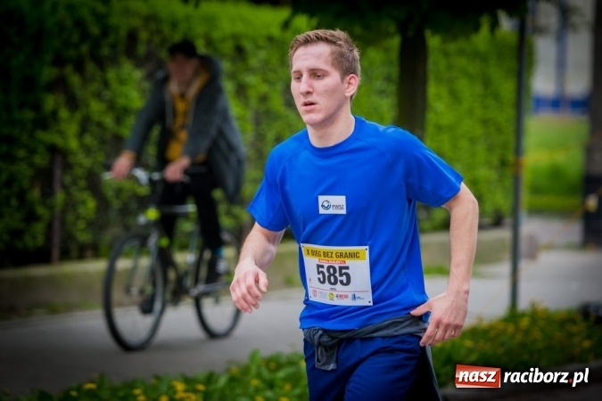 Zdjęcie w galerii na portalu naszraciborz.pl: Studenci i wykładowcy PWSZ w Raciborzu uczestnikami X Biegu bez Granic wiadomości z regionu