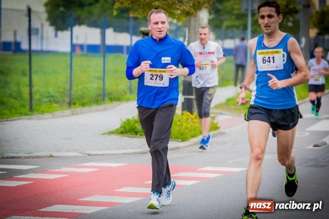 Zdjęcie w galerii na portalu naszraciborz.pl: Studenci i wykładowcy PWSZ w Raciborzu uczestnikami X Biegu bez Granic wiadomości z regionu