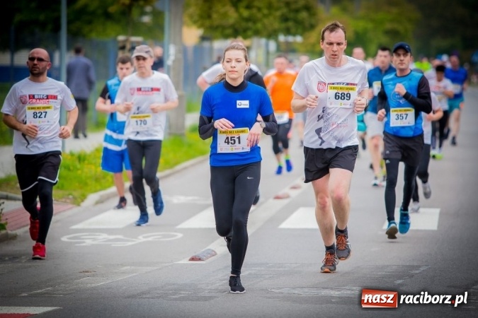Zdjęcie w galerii na portalu naszraciborz.pl: Studenci i wykładowcy PWSZ w Raciborzu uczestnikami X Biegu bez Granic wiadomości z regionu