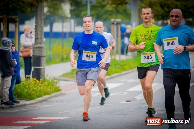Zdjęcie w galerii na portalu naszraciborz.pl: Studenci i wykładowcy PWSZ w Raciborzu uczestnikami X Biegu bez Granic wiadomości z regionu