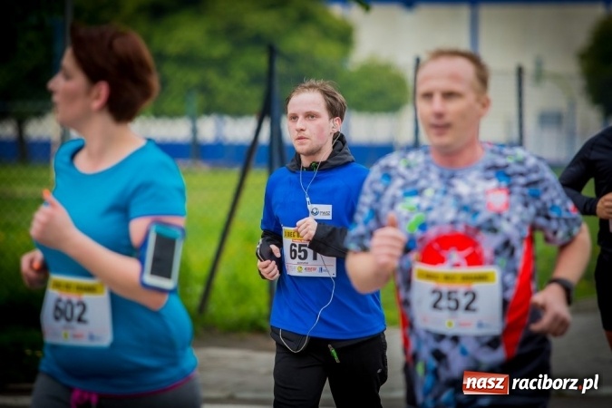 Zdjęcie w galerii na portalu naszraciborz.pl: Studenci i wykładowcy PWSZ w Raciborzu uczestnikami X Biegu bez Granic wiadomości z regionu