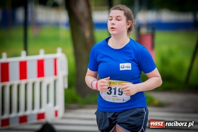 Zdjęcie w galerii na portalu naszraciborz.pl: Studenci i wykładowcy PWSZ w Raciborzu uczestnikami X Biegu bez Granic wiadomości z regionu