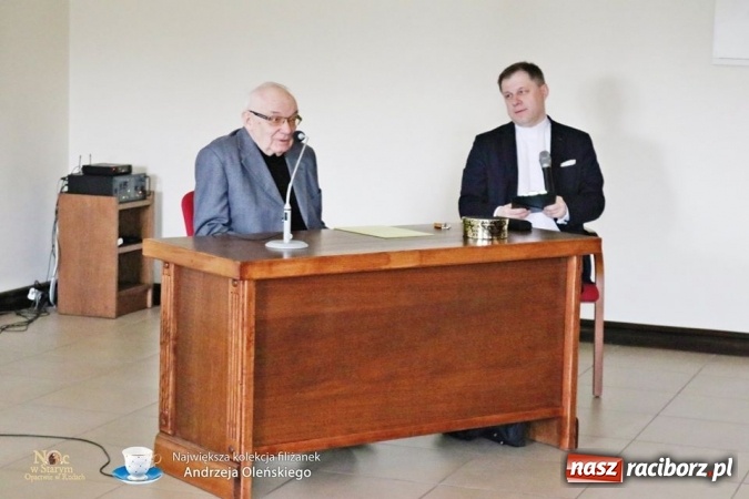 Zdjęcie w galerii na portalu naszraciborz.pl: W Starym Opactwie w Rudach można już oglądać obszerną kolekcję filiżanek Andrzeja Oleńskiego wiadomości z regionu