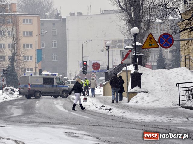Zdjęcie w galerii na portalu naszraciborz.pl: ALARM w sądzie i prokuraturze wiadomości z regionu