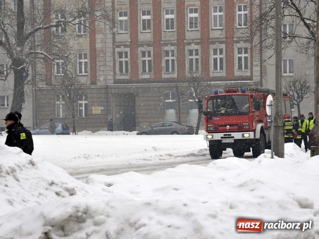 Zdjęcie w galerii na portalu naszraciborz.pl: ALARM w sądzie i prokuraturze wiadomości z regionu