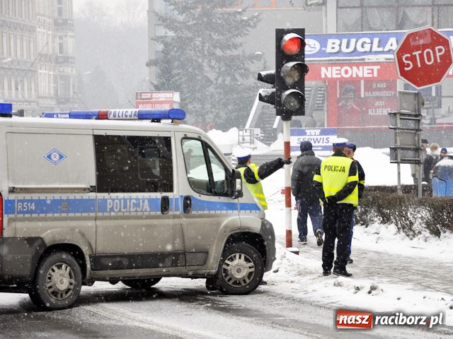 Zdjęcie w galerii na portalu naszraciborz.pl: ALARM w sądzie i prokuraturze wiadomości z regionu