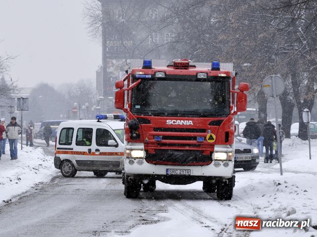 Zdjęcie w galerii na portalu naszraciborz.pl: ALARM w sądzie i prokuraturze wiadomości z regionu