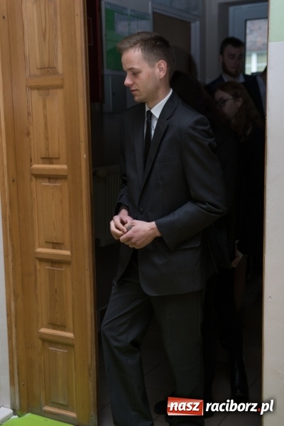 Zdjęcie w galerii na portalu naszraciborz.pl: Drugi dzień egzaminów maturalnych - w Budowlance na twarzach uśmiech wiadomości z regionu