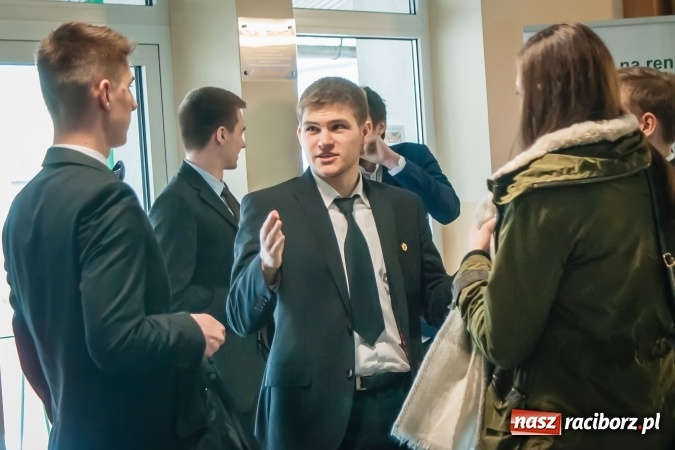 Zdjęcie w galerii na portalu naszraciborz.pl: Matura z matematyki - uczniowie Mechanika zadowoleni po egzaminie  wiadomości z regionu