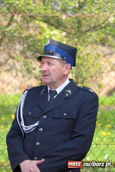 Zdjęcie w galerii na portalu naszraciborz.pl: Na pamiątkę strasznego dnia okropnego gradu - mieszkańcy Pogrzebienia modlili się w procesji ku czci św. Floriana wiadomości z regionu